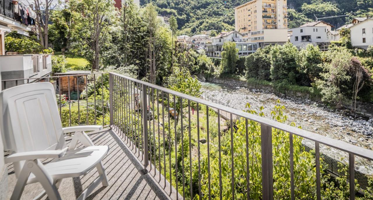 La Casa Sul Fiume Aparthotel Chiavenna Exterior foto