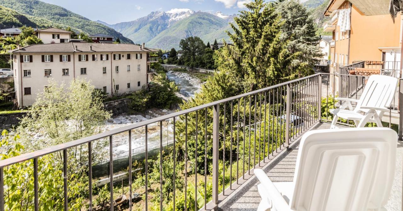 La Casa Sul Fiume Aparthotel Chiavenna Exterior foto