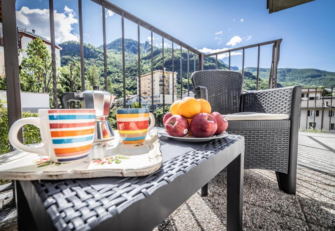 La Casa Sul Fiume Aparthotel Chiavenna Exterior foto